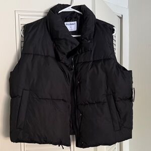 Old Navy Women’s Black Puffer Vest NWT